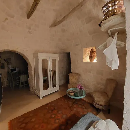 בית נופש Trulli & Yurtart House *
