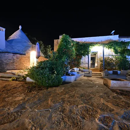 בית נופש Trulli & Yurtart House