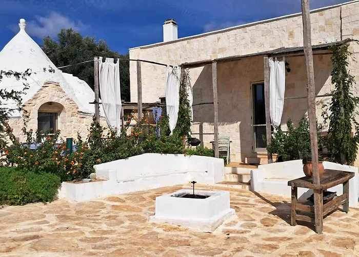 Trulli & Yurtart House 切列梅萨皮卡